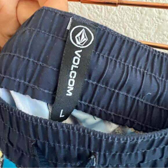 Volcom Blue Tropical Surf Trunks Hybrid Short Large - Picture 4 of 7